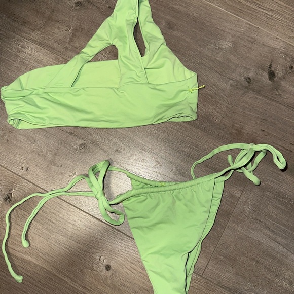 Moana Bikini - Picture 2 of 2